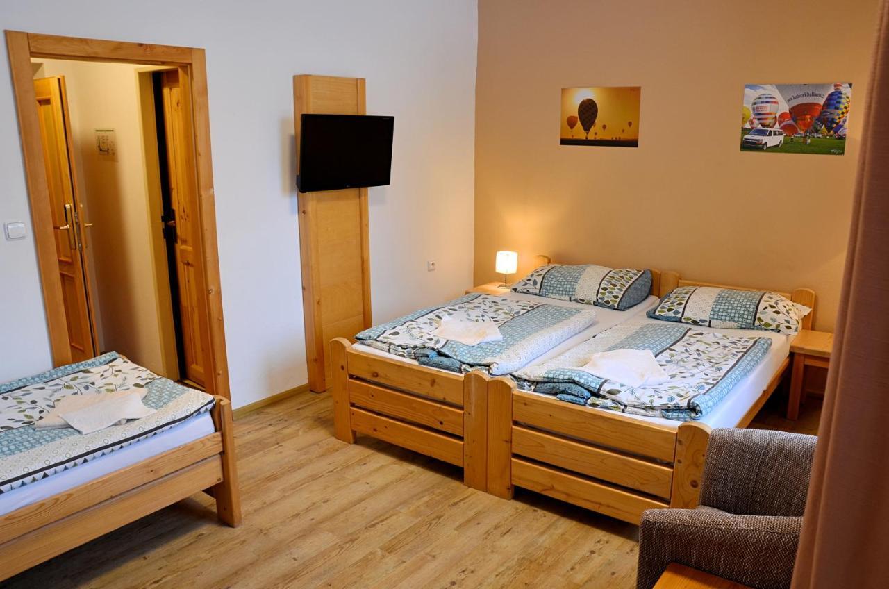 Balonovy Hotel A Pivovar Radesin ภายนอก รูปภาพ